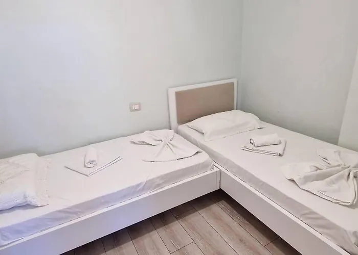 Elysee - Duplex Near The - Shkembi I Kavajes Apartmán *