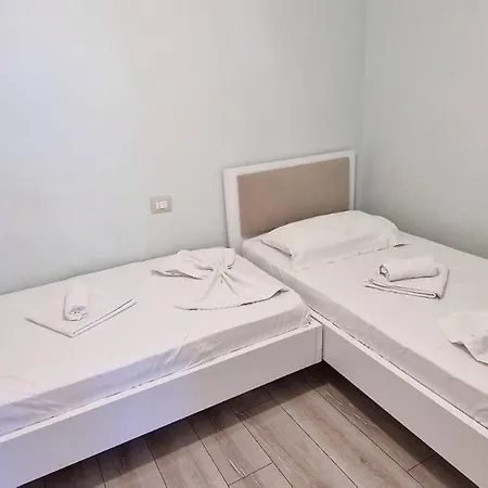 Elysee - Duplex Near The - Shkembi I Kavajes Apartment *